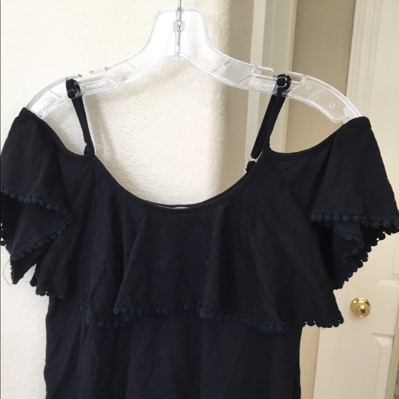 Black off the should top - Picture 3 of 5